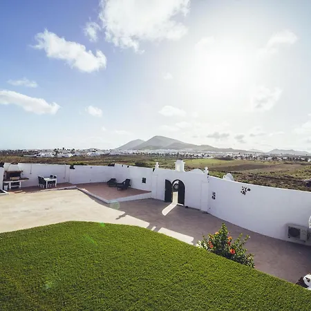 Gorgeous Home In San Bartolome Lanzarot Mozaga